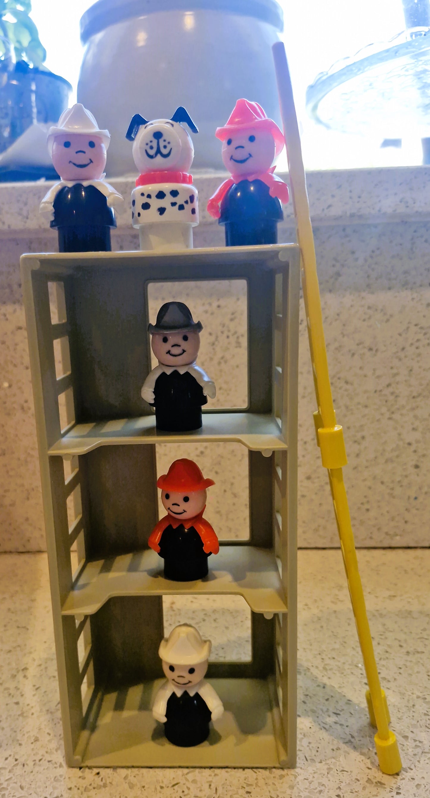 Fisher-Price Play Family Fire Station, Fisher Price Fire Station,  Fisher Price little people Fire Station, Boxed, Complete