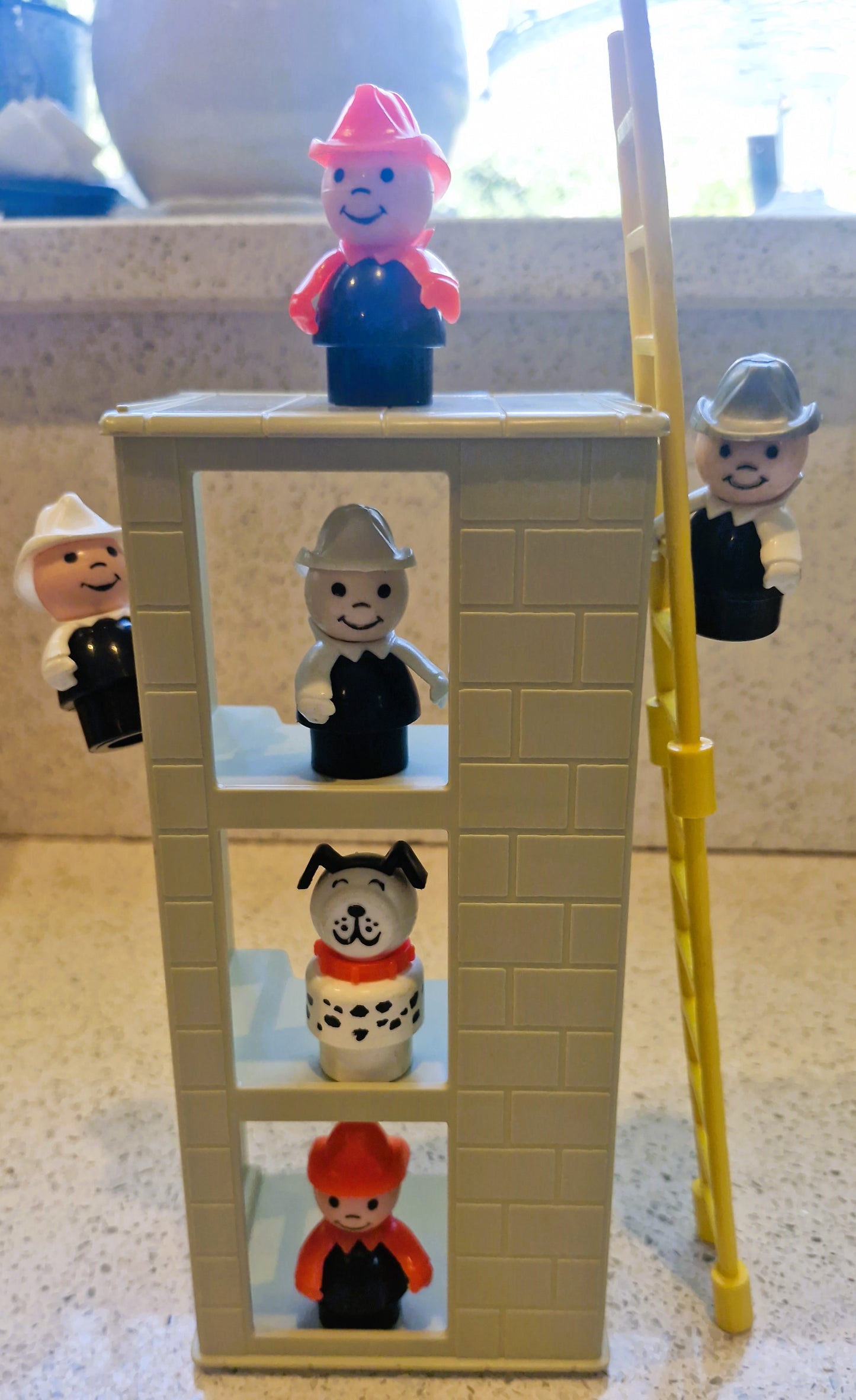 Fisher-Price Play Family Fire Station, Fisher Price Fire Station,  Fisher Price little people Fire Station, Boxed, Complete