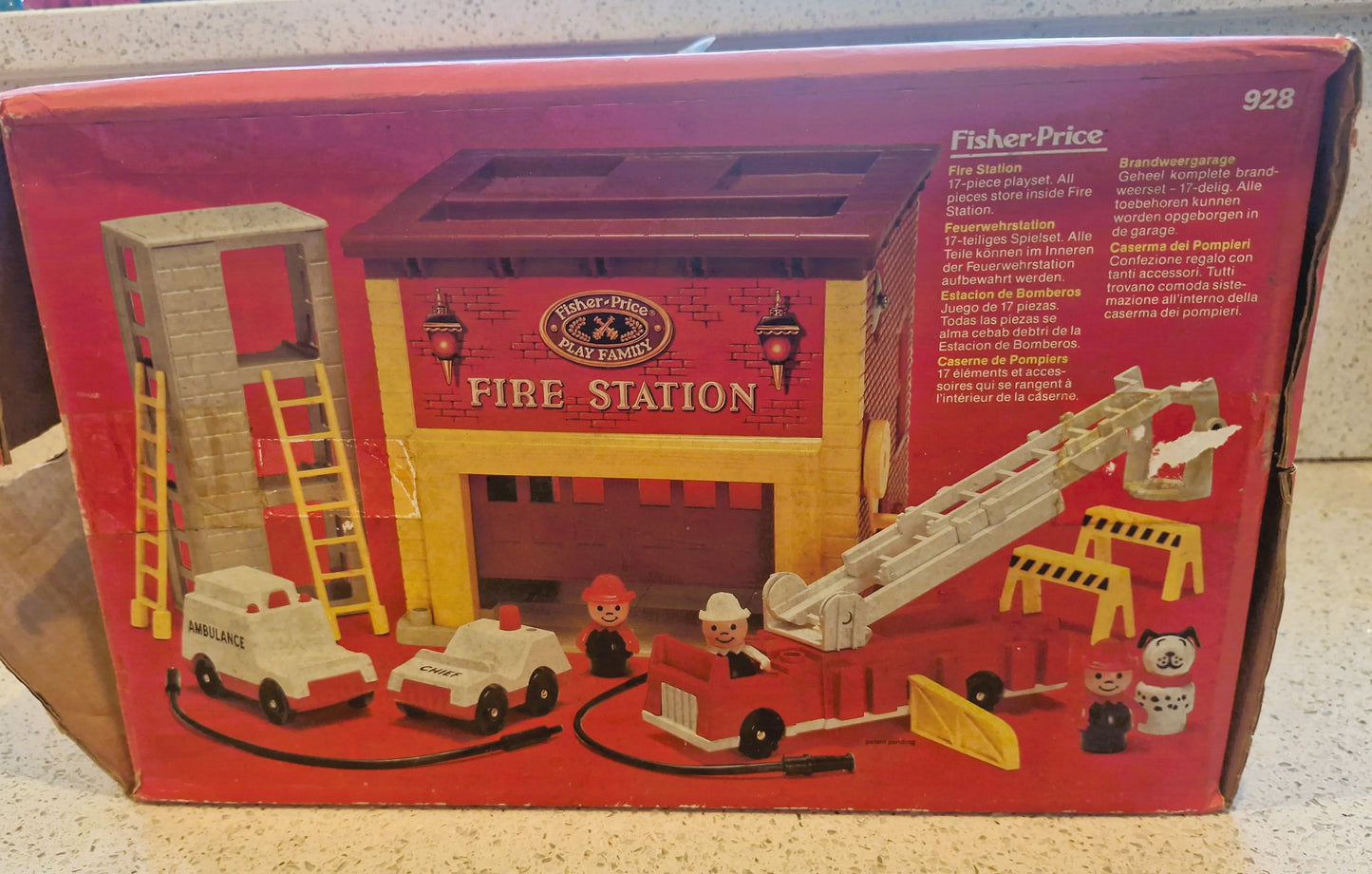 Fisher-Price Play Family Fire Station, Fisher Price Fire Station,  Fisher Price little people Fire Station, Boxed, Complete