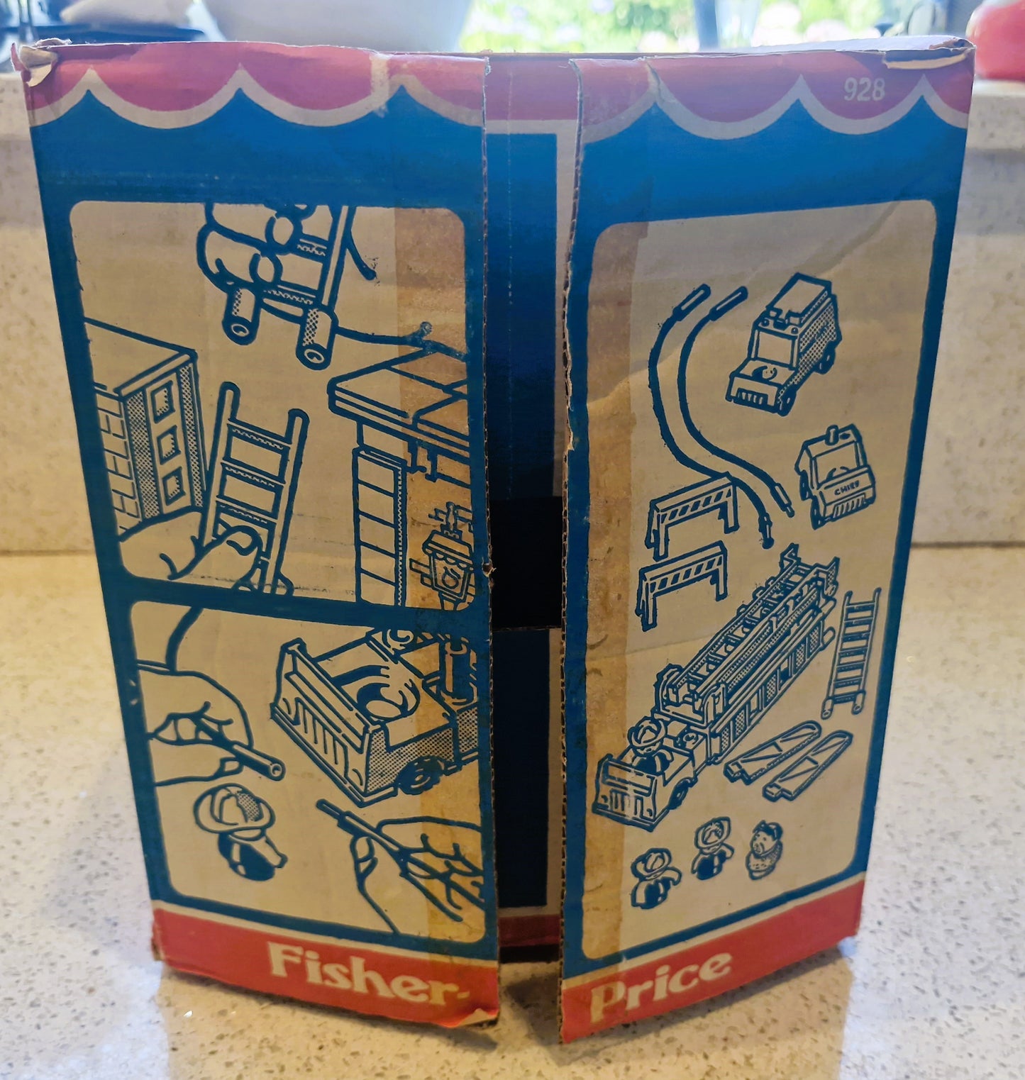 Fisher-Price Play Family Fire Station, Fisher Price Fire Station,  Fisher Price little people Fire Station, Boxed, Complete