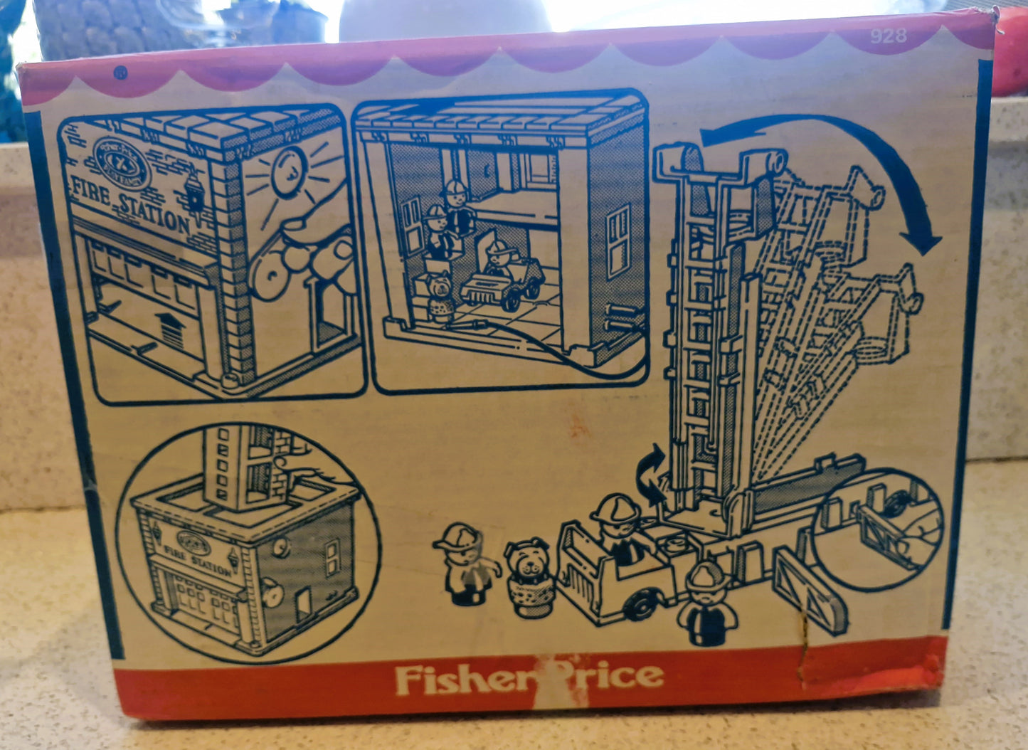 Fisher-Price Play Family Fire Station, Fisher Price Fire Station,  Fisher Price little people Fire Station, Boxed, Complete