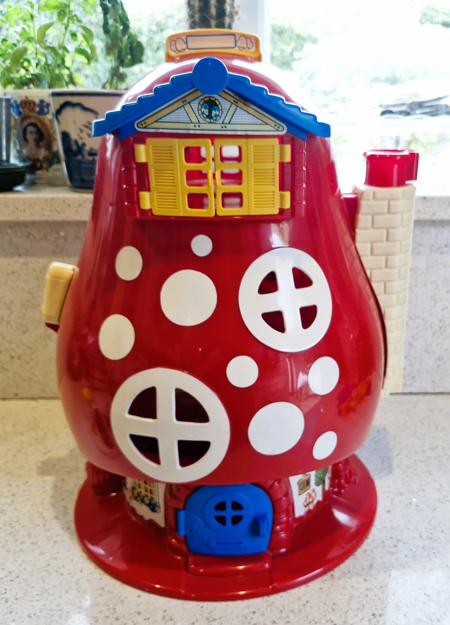 Vintage Matchbox Mushroom Playhouse: RARE Complete Bo
