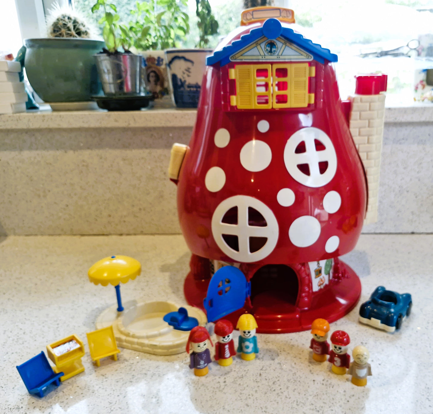 Vintage Matchbox Mushroom Playhouse: RARE Complete Bo