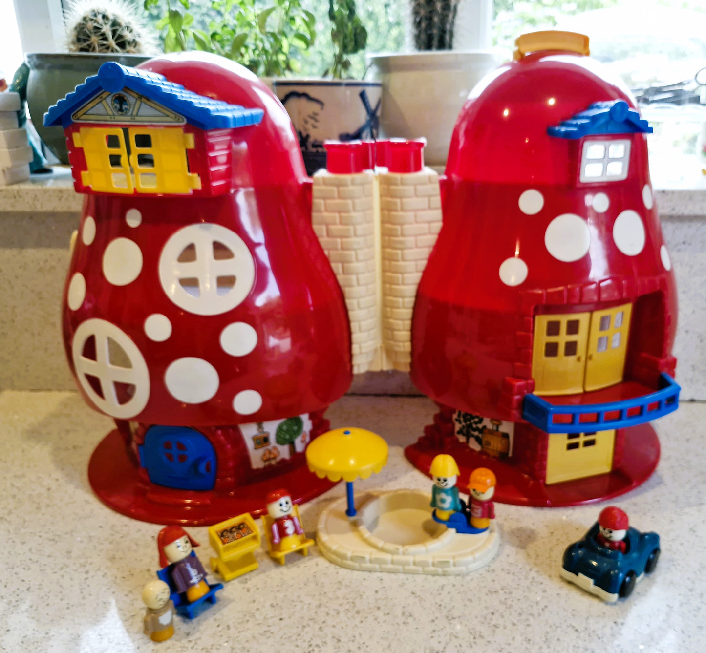 Vintage Matchbox Mushroom Playhouse: RARE Complete Bo