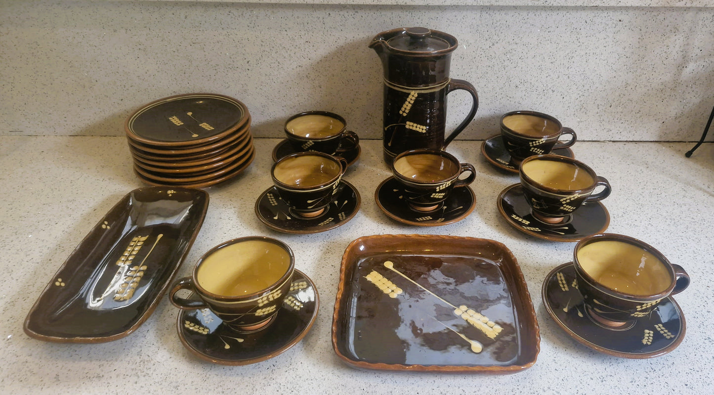 Dieter Kunzemann, Hand Painted Ceramic Coffee Set: Mid-Century Modern, Made in England, 16 Piece