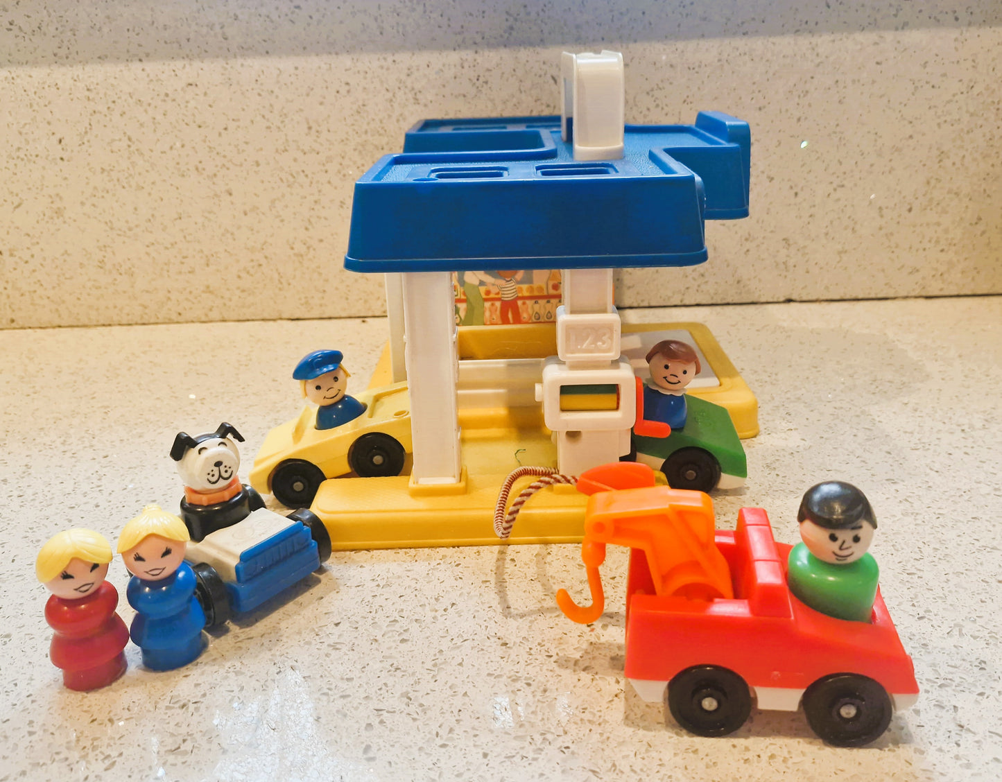 Fisher-Price Little Mart Petrol Station, Fisher Price Little People Little Mart #2580, Fisher Price Little Mart