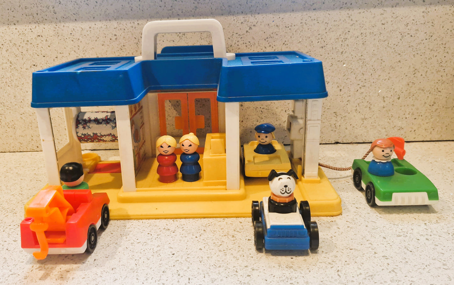 Fisher-Price Little Mart Petrol Station, Fisher Price Little People Little Mart #2580, Fisher Price Little Mart