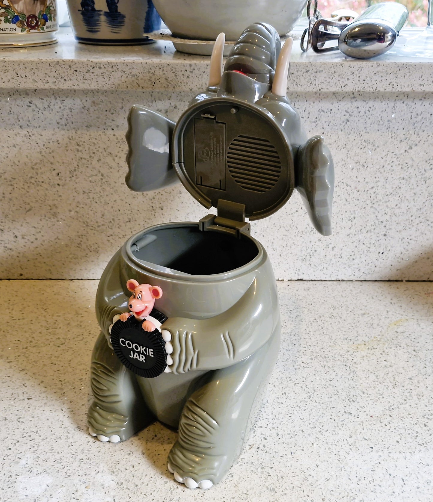 Vintage Elephant and Mouse Cookie Jar: Novelty,10 Inches, Fun da mentals, Talking Cookie Jar, A1 Condition