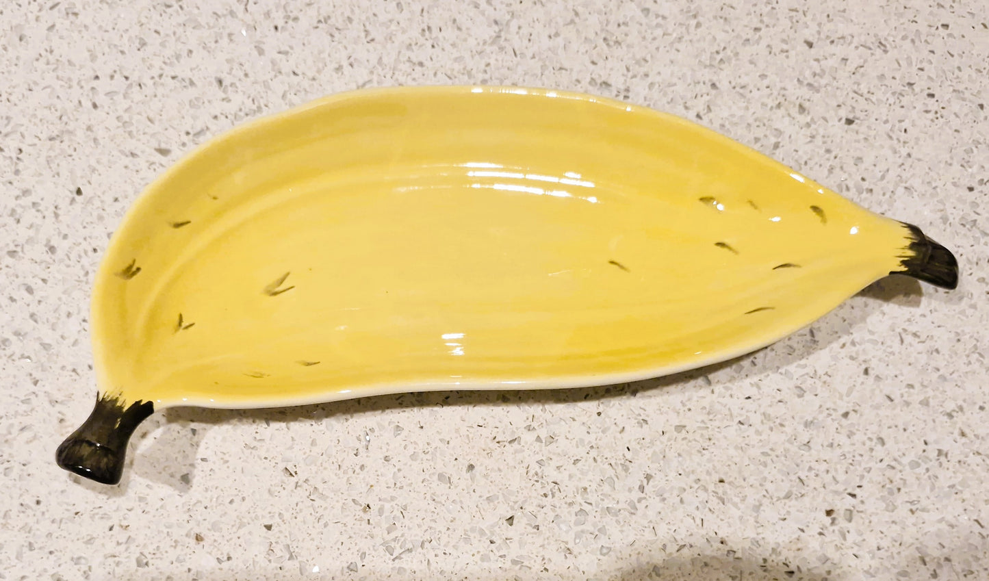 Carltonware Banana Split Dishes, Carlton ware Banana shaped dishes, Made in England, 60s