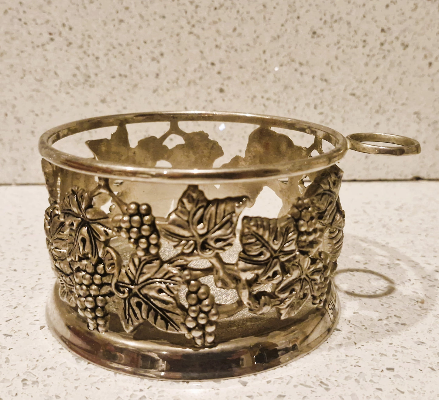 SILEA Silver plated grape vine Wine bottle holder: Grapes Design, Bottle Cuff