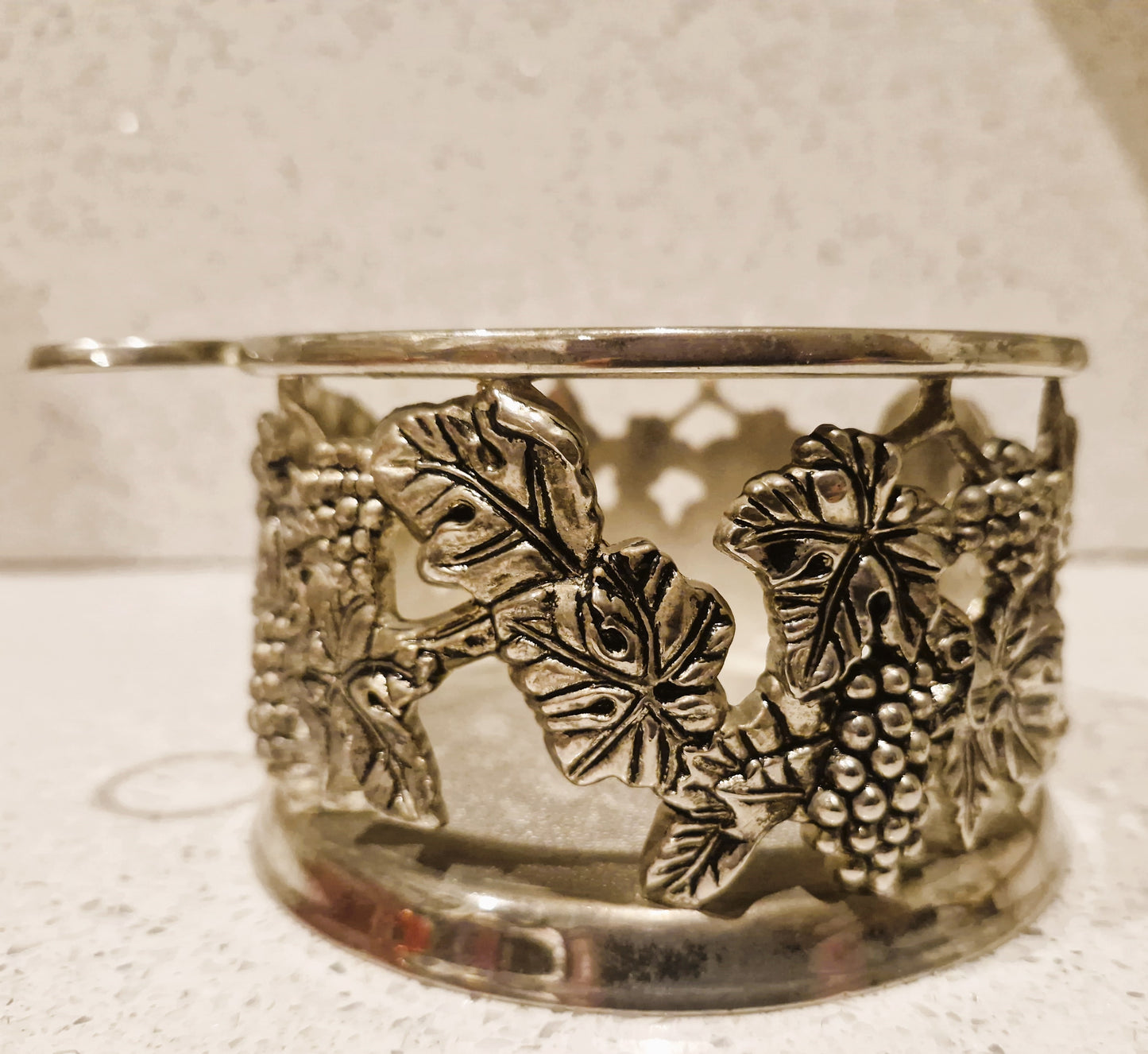 SILEA Silver plated grape vine Wine bottle holder: Grapes Design, Bottle Cuff