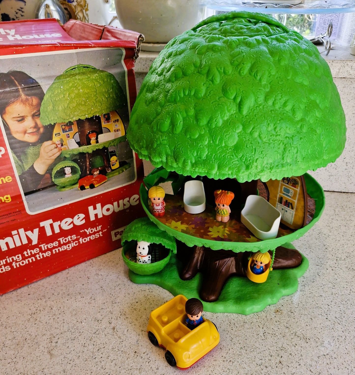 Vintage Palitoy Discovery Time Pop Up Tree House with Family & Car