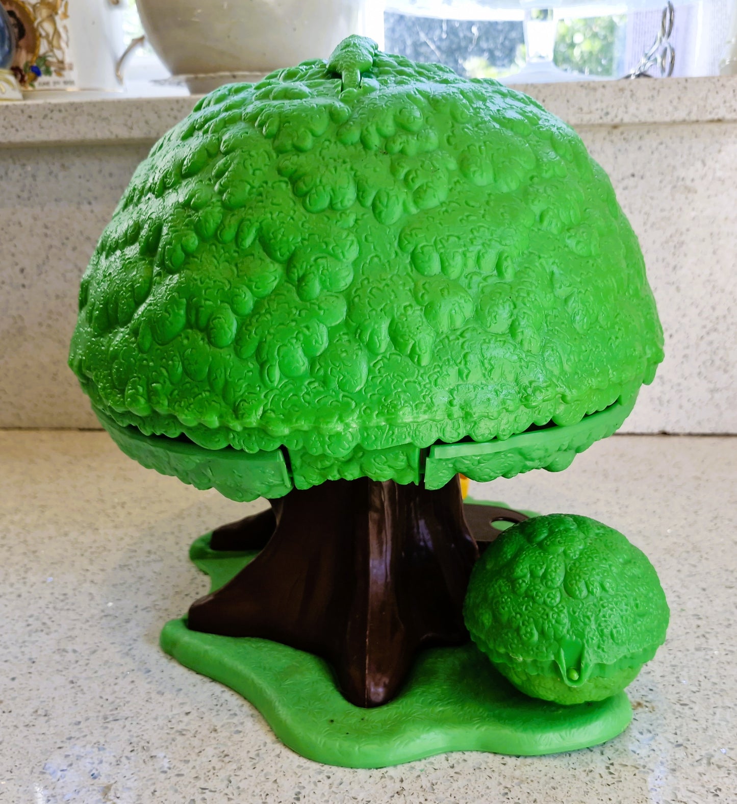 Vintage Palitoy Discovery Time Pop Up Tree House with Family & Car