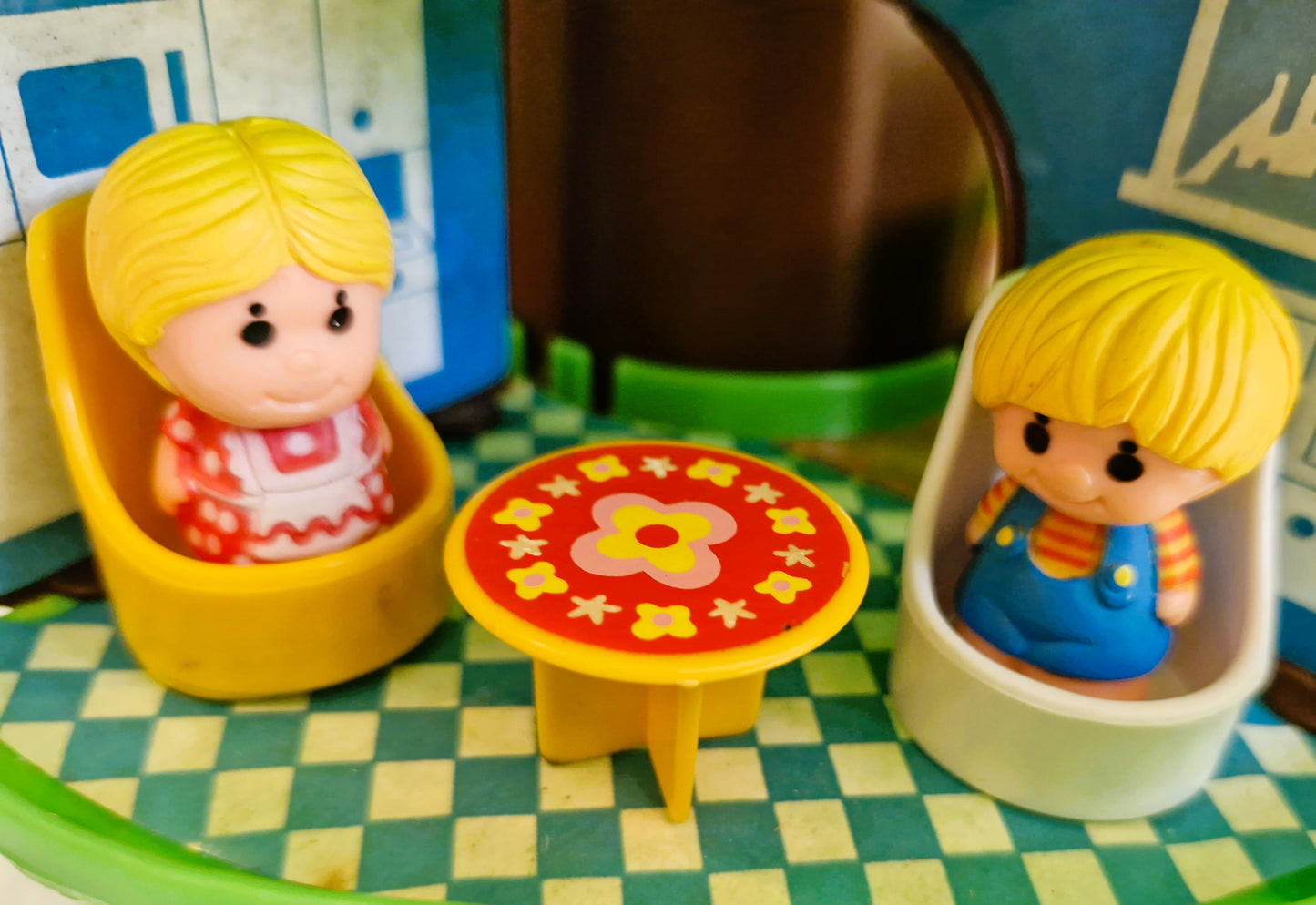Vintage Palitoy Discovery Time Pop Up Tree House with Family & Car