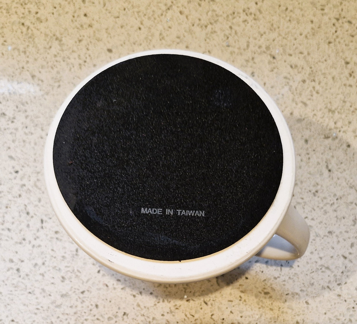 No Spill Sailing Mug: Yacht Race Flags Design