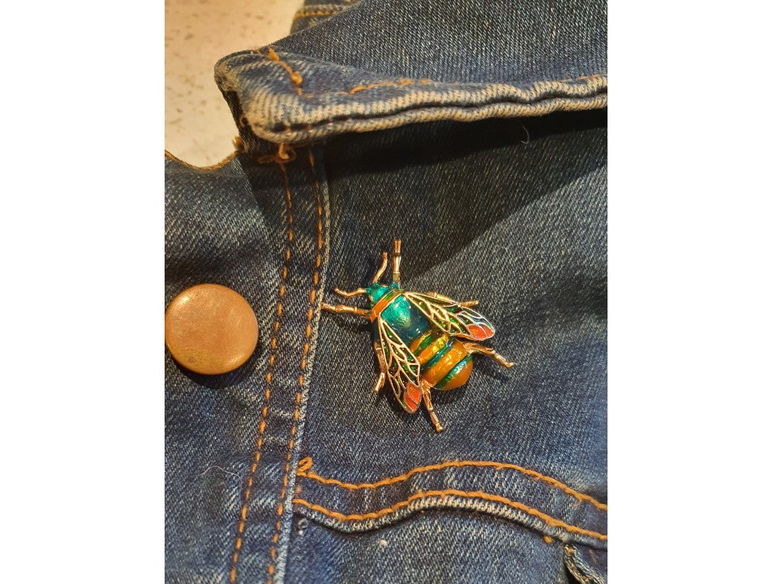 Bee Broach, NEW, Insect Jewellery, Quirky, Unusual, Honey Bee, green and gold