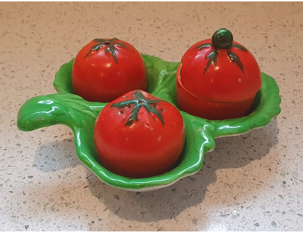Carltonware, Tomato Salt and Pepper shakers, Vintage Carlton Ware Tomato Cruet