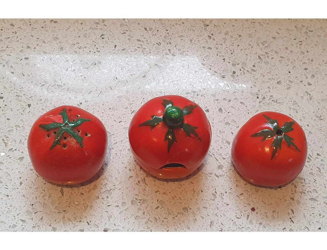 Carltonware, Tomato Salt and Pepper shakers, Vintage Carlton Ware Tomato Cruet