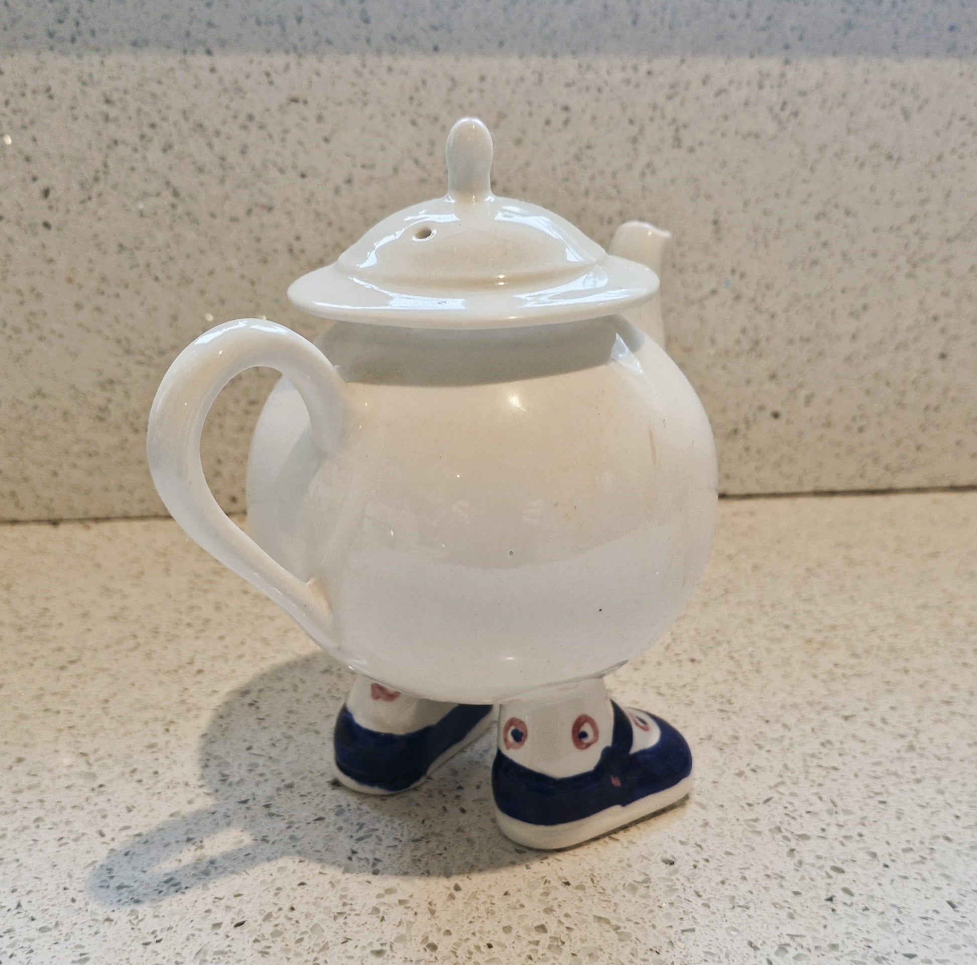 Carltonware, Walking TeaPot, Hand Painted, Carltonware Walking Teapot, Made in England, English Pottery,  Tea Pot