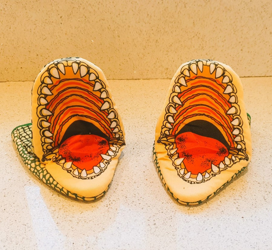 Crocodile Oven Gloves, Alligator Oven Gloves, Crocodile Alligator Oven Gloves, Quirky, fun, kitchen, Crocodile Oven mitt