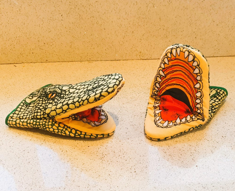 Crocodile Oven Gloves, Alligator Oven Gloves, Crocodile Alligator Oven Gloves, Quirky, fun, kitchen, Crocodile Oven mitt