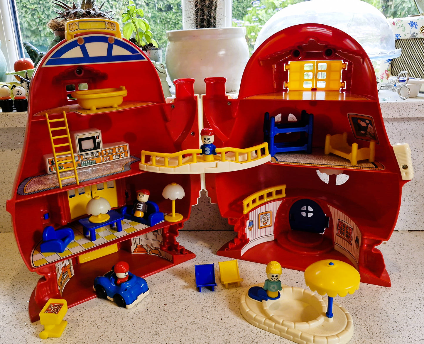 Matchbox Live N learn Mushroom Play House 