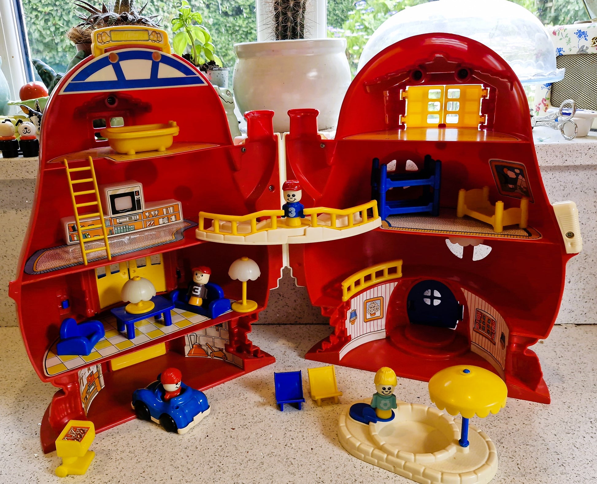 Matchbox Live N learn Mushroom Play House 