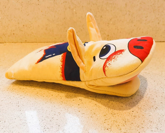 Ofenhandschuh in Schweineform, Schweinedesign, Ofenhandschuh mit Tiermotiv, anthropomorph, schrulliger Ofenhandschuh
