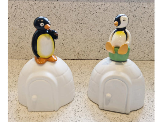 PINGU, Pingu, Pinga, Schwester, Iglu. 1990er Jahre, Schaumbadflasche, Pinga und Pingu, BBC