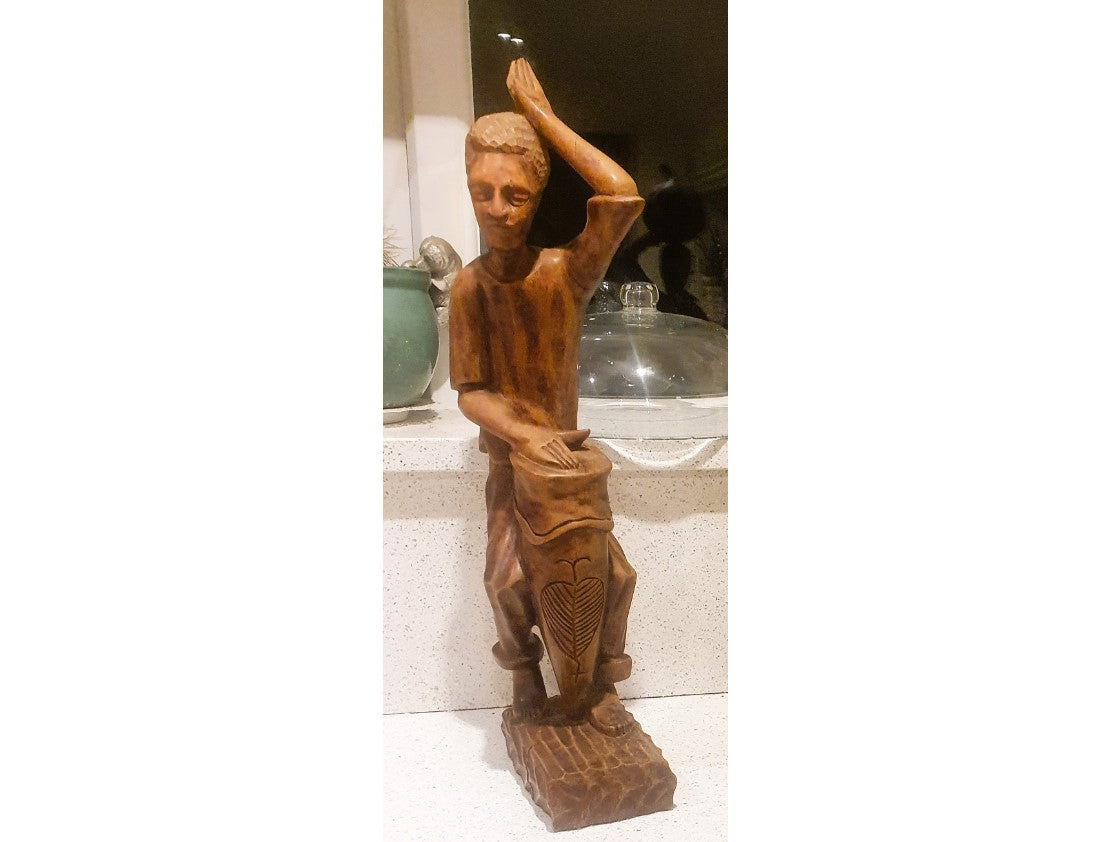 Handgeschnitzte afrikanische Holzskulpturen, handgeschnitzt, handgefertigt, Mann und Frau, tanzend, 23 Zoll hoch. Vintage, gebraucht
