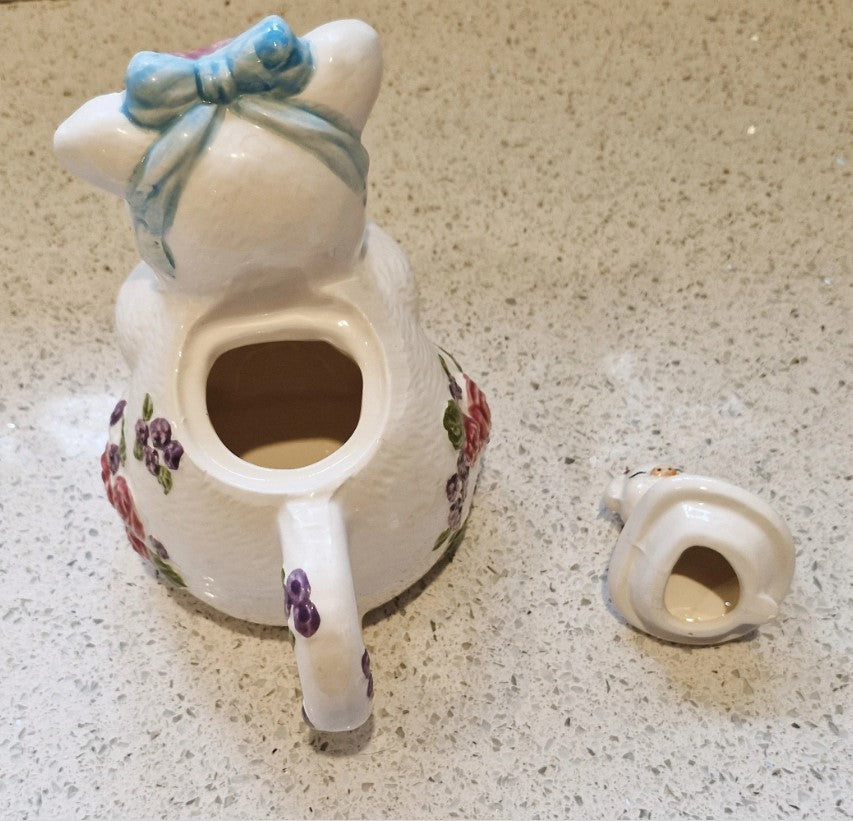 Pig Shaped Teapot, Quirky, 80s, Piglet, Vintage, Teapot, Kitsch, Cutesy, Piggy, very Good Condition, 6 Inches