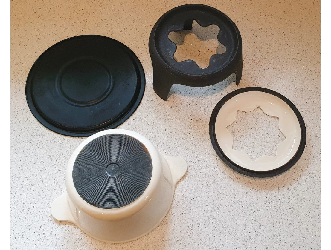 Cast Iron Enamelled Fondue Set, with vintage 70s Fondue forks and a NEW Burner, Heavy, Sturdy