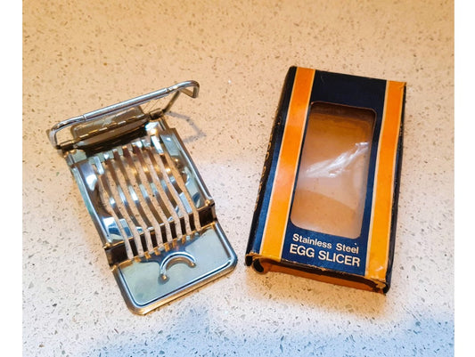 70s ,Egg Slicer Kitchenalia, in Original Packaging, Excellent condition