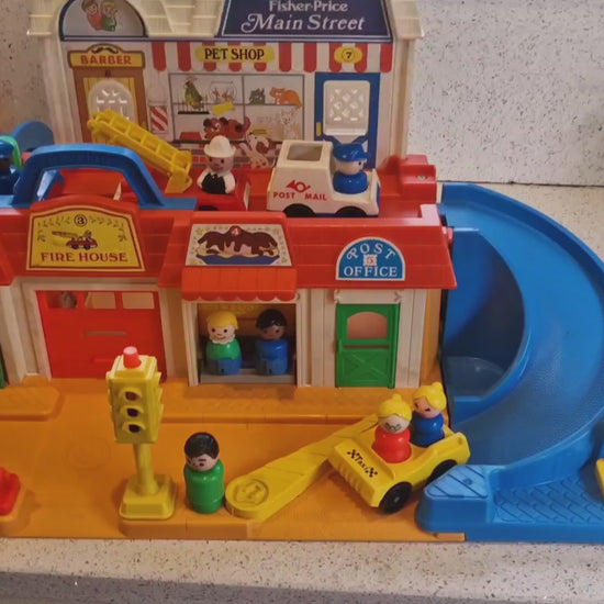 Fisher Price Vintage Mainstreet Town Play set 