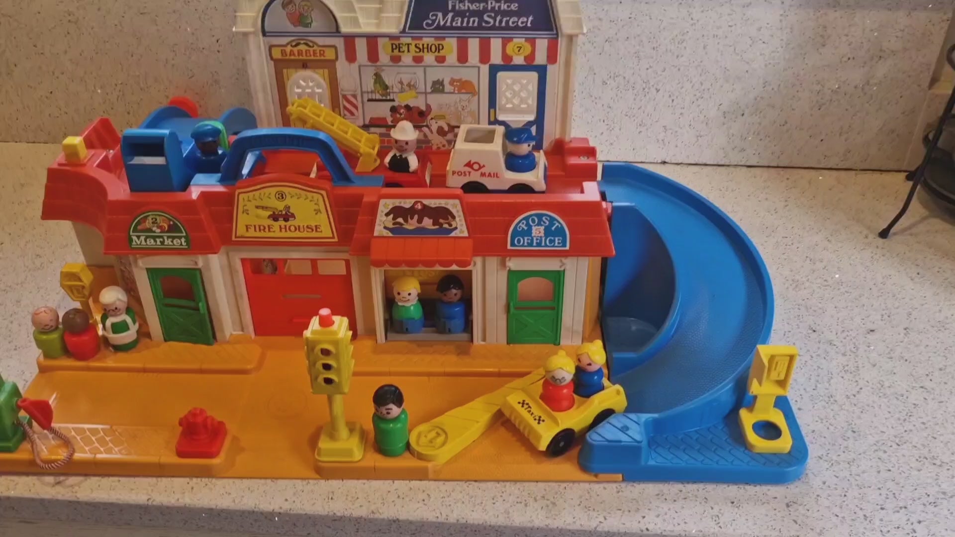 Fisher Price Vintage Mainstreet Town Play set 